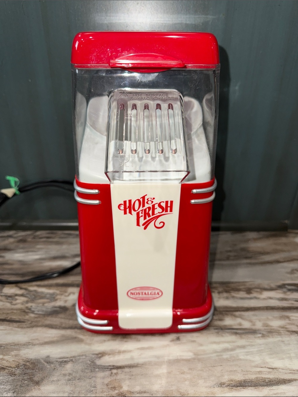 Hot & Fresh Nostalgia Popcorn Maker model RHP310RED2PK red white works well